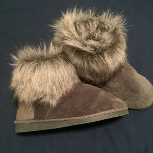 Pretty You London fur slipper boots NWOT